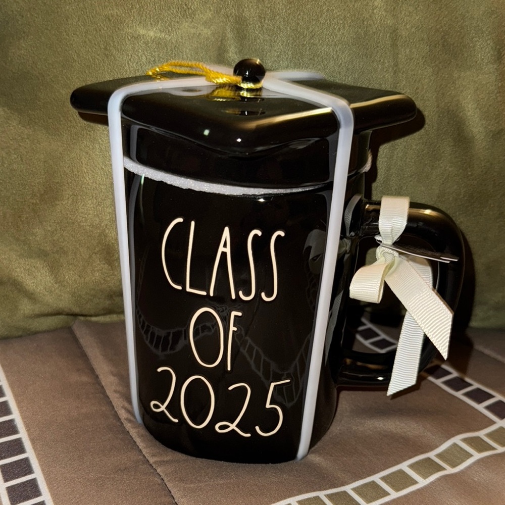 Class of 2025 Black Mug w/Cap and Yellow Tassel, NEW